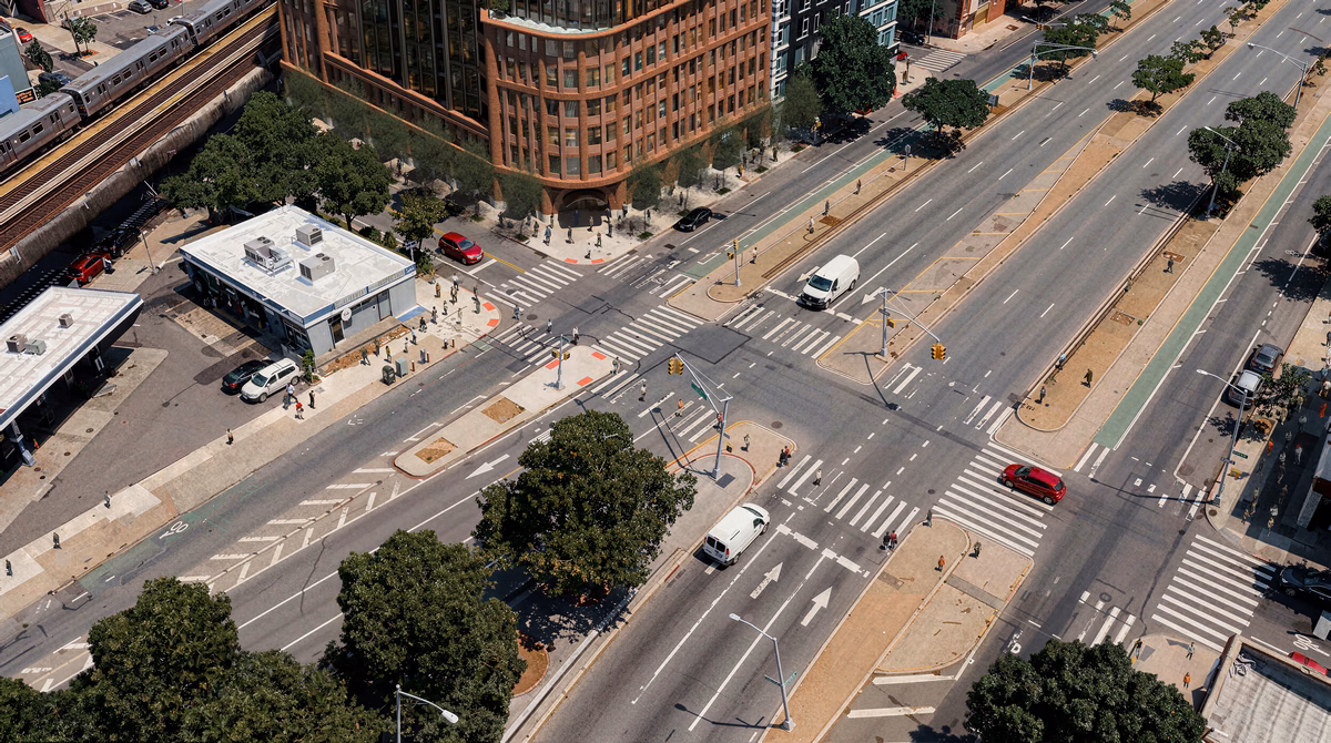 Render aéreo en ángulo alto de un desarrollo sobre Queens Boulevard, en Queens, que revela la profundidad de la fachada, el juego de sombras y la actividad de la calle bajo una luz de día nítida